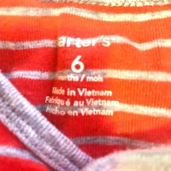 2 Carter’s Size 6 Month Rompers - Picture 3 of 8